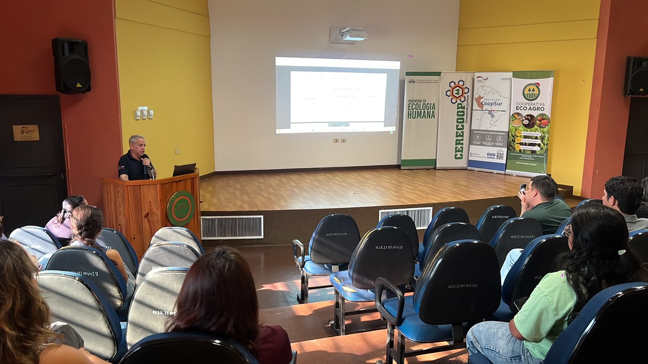 Jornada de Innovación para Jóvenes Emprendedores en la UNA